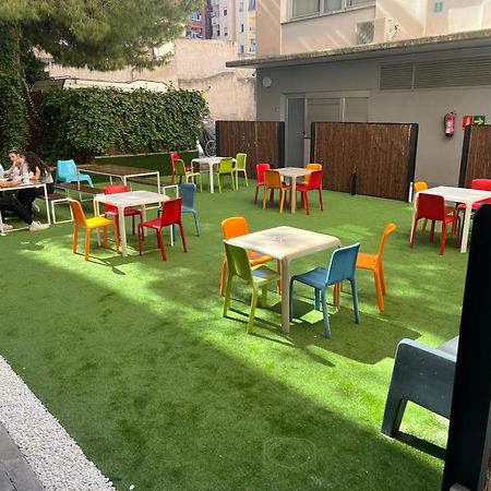 فندق رزيدينثيا يونيفرسيتاريا لا سيوتاديلا برشلونة المظهر الخارجي الصورة